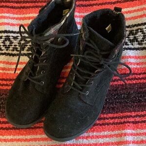 Rock & Candy By Zigi Junie Black Lace Up Ankle Boots Plaid Accent 8:5